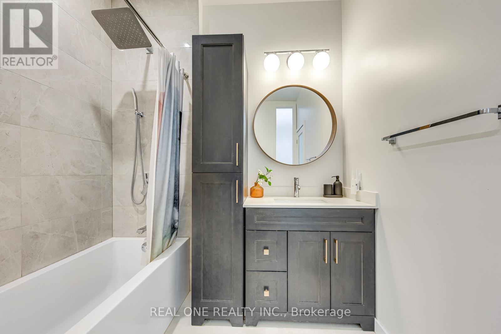 40 Irwin Avenue, Toronto (Bay Street Corridor), Ontario  M4Y 1L2 - Photo 35 - C12747554