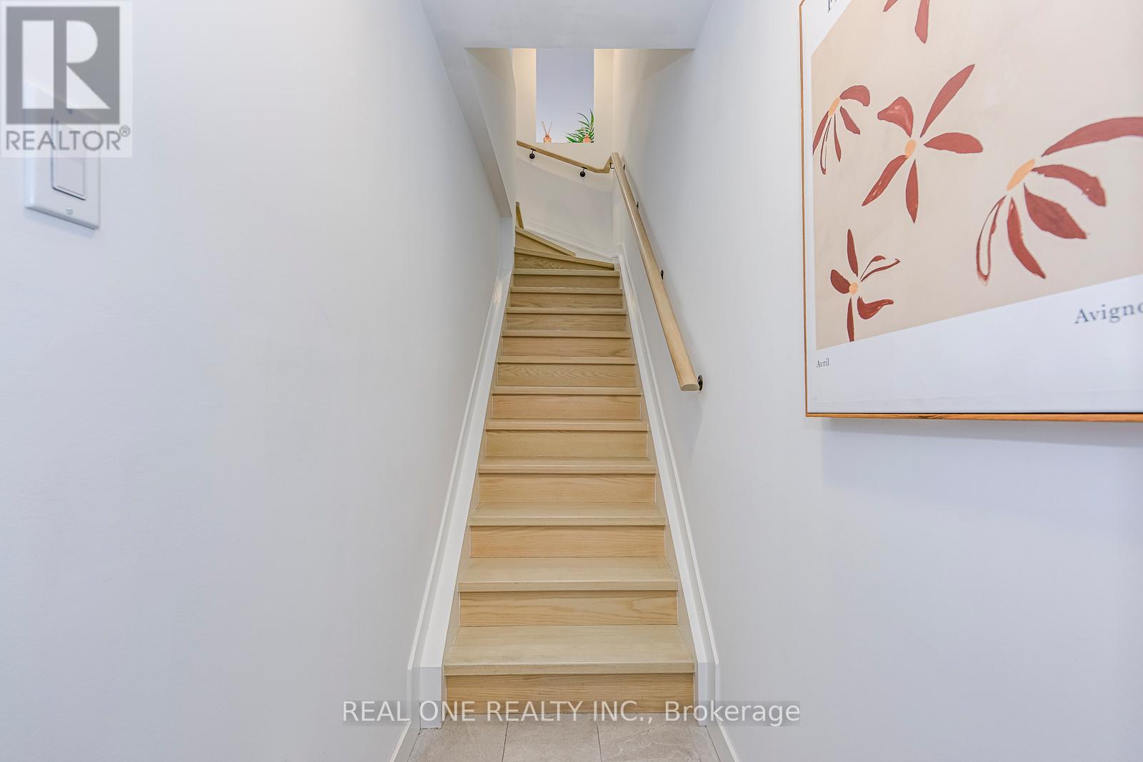 40 Irwin Avenue, Toronto (Bay Street Corridor), Ontario  M4Y 1L2 - Photo 5 - C12747554