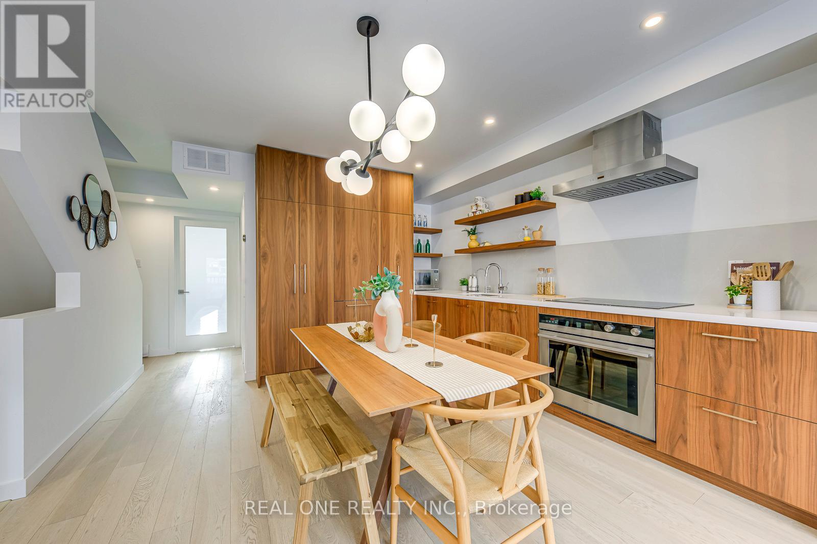 40 Irwin Avenue, Toronto (Bay Street Corridor), Ontario  M4Y 1L2 - Photo 8 - C12747554