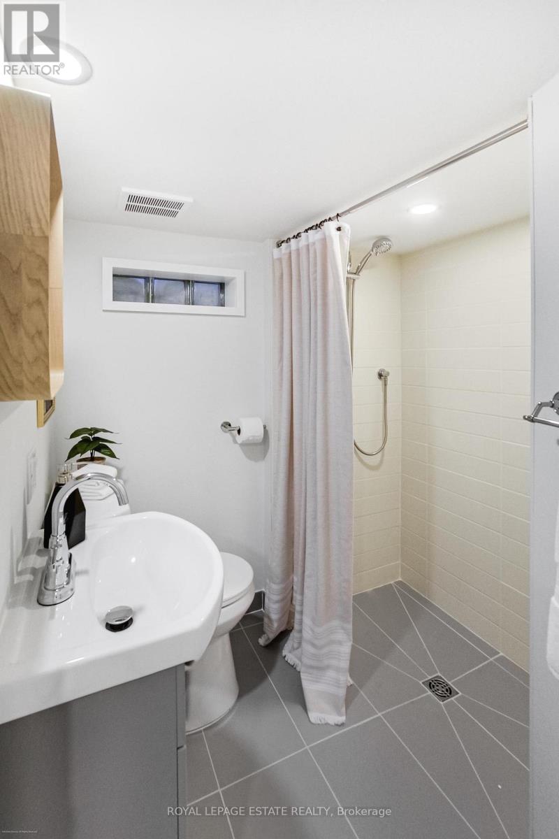 25 Coleridge Avenue, Toronto, Ontario  M4C 4H4 - Photo 26 - E12747532