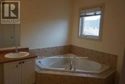 30 Catalina Crescent, Richmond Hill, Ontario  L4S 2H7 - Photo 9 - N12747424