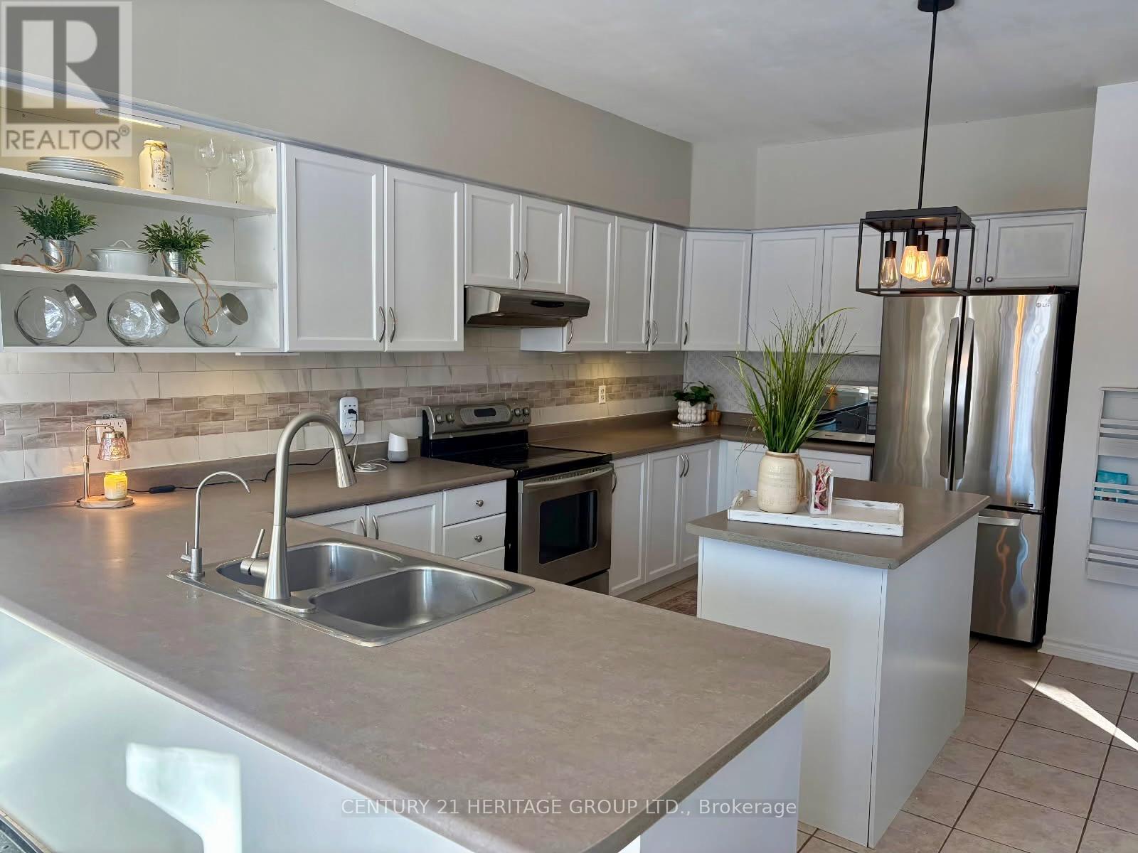 112 Herrema Boulevard, Uxbridge, Ontario  L9P 1X6 - Photo 9 - N12747434