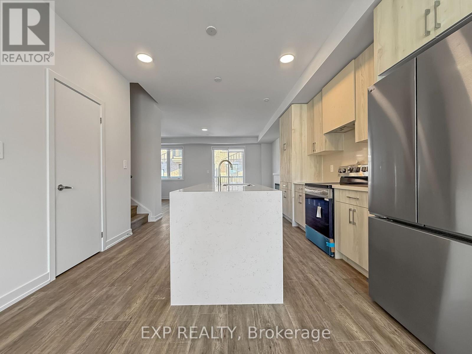 15 Victor Metcalf Lane, Richmond Hill, Ontario  L4B 0J7 - Photo 3 - N12747488