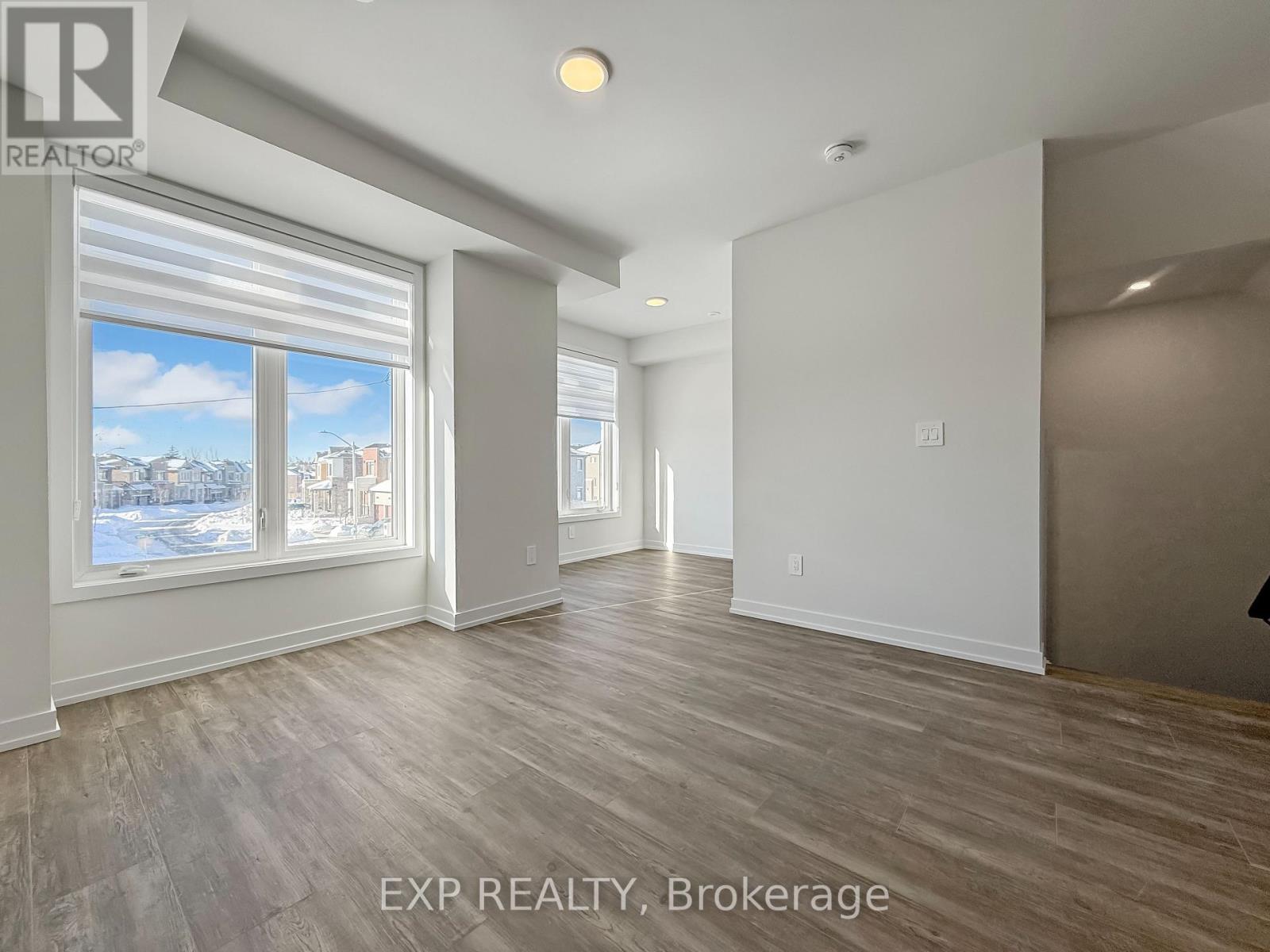 15 Victor Metcalf Lane, Richmond Hill, Ontario  L4B 0J7 - Photo 6 - N12747488