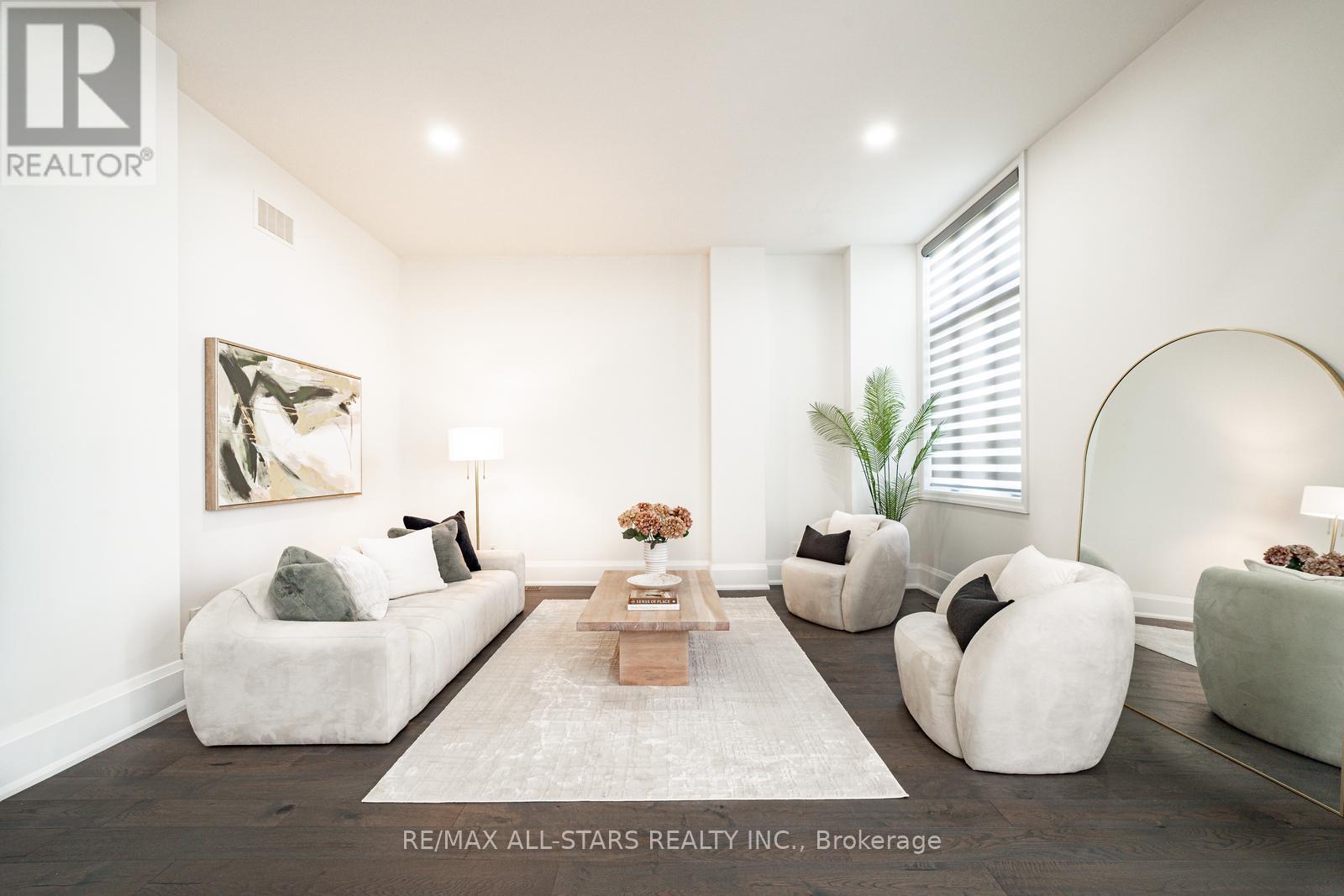 72 Grayfield Drive, Whitchurch-Stouffville (Ballantrae), Ontario  L4A 0B1 - Photo 10 - N12747500