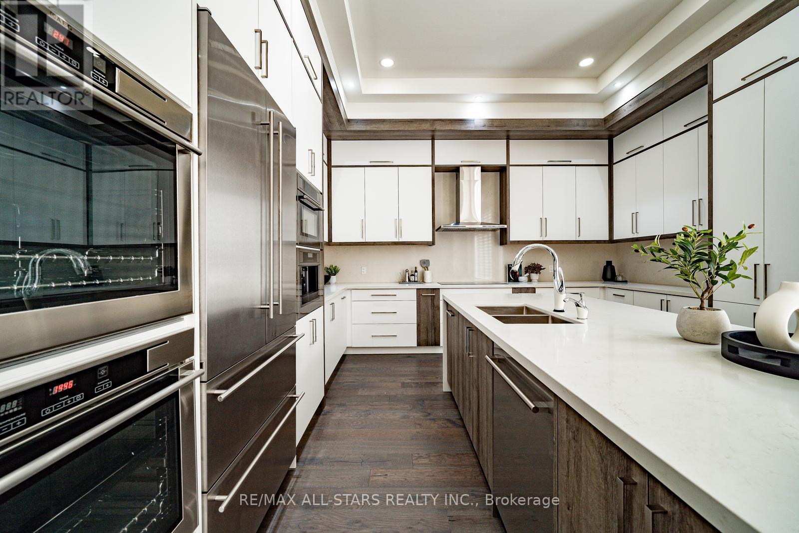 72 Grayfield Drive, Whitchurch-Stouffville (Ballantrae), Ontario  L4A 0B1 - Photo 18 - N12747500