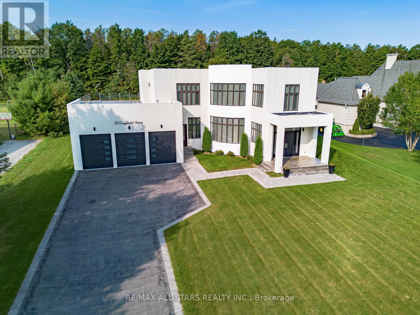 72 Grayfield Drive, Whitchurch-Stouffville (Ballantrae), Ontario  L4A 0B1 - Photo 3 - N12747500