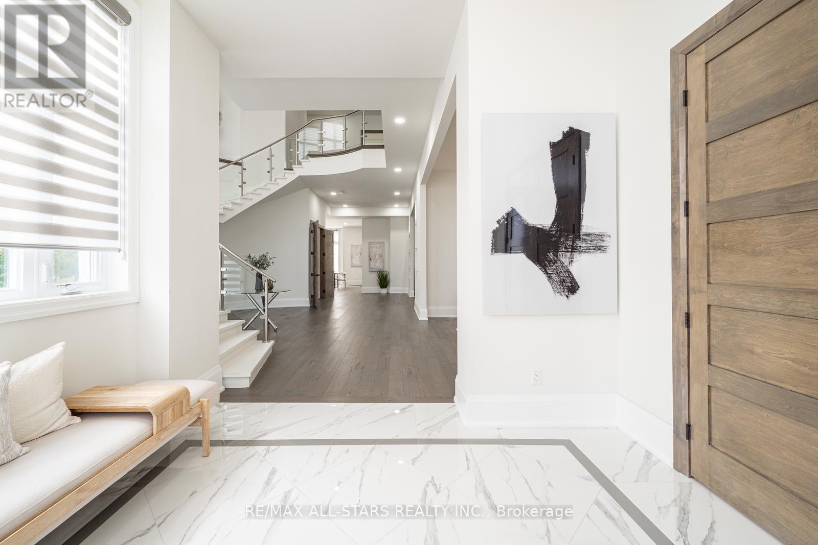 72 Grayfield Drive, Whitchurch-Stouffville (Ballantrae), Ontario  L4A 0B1 - Photo 5 - N12747500