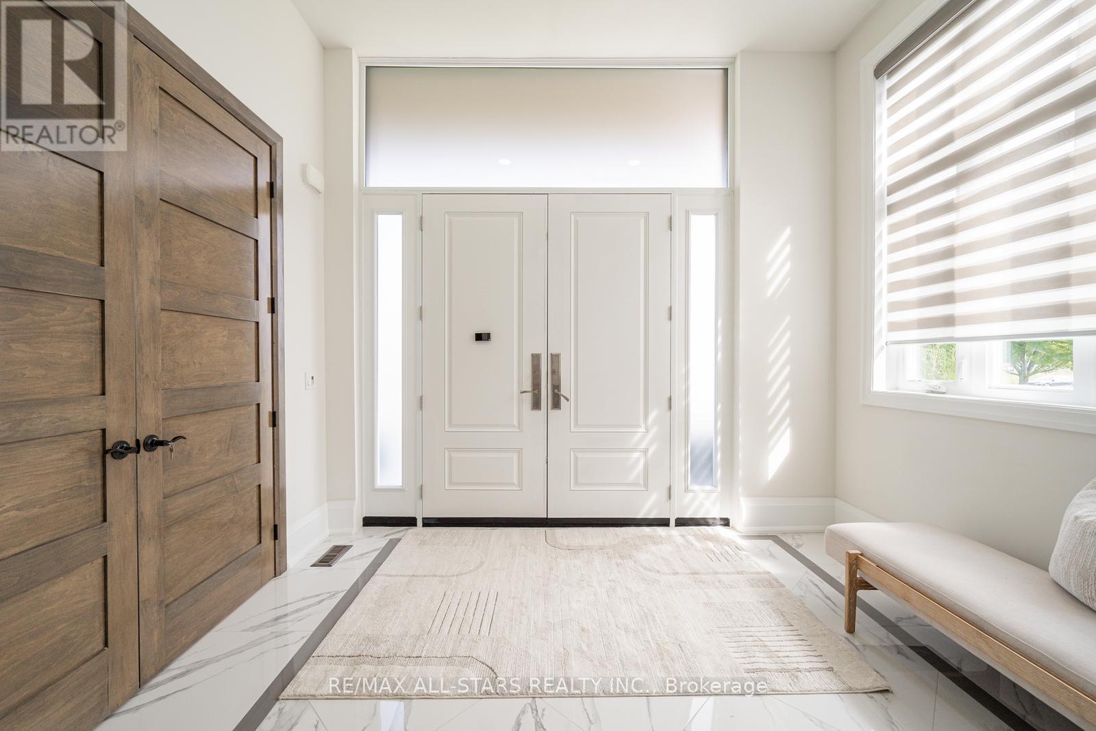 72 Grayfield Drive, Whitchurch-Stouffville (Ballantrae), Ontario  L4A 0B1 - Photo 6 - N12747500