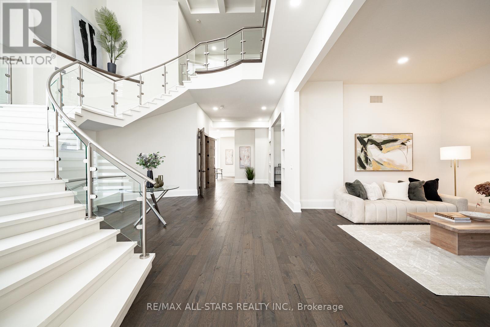 72 Grayfield Drive, Whitchurch-Stouffville (Ballantrae), Ontario  L4A 0B1 - Photo 7 - N12747500