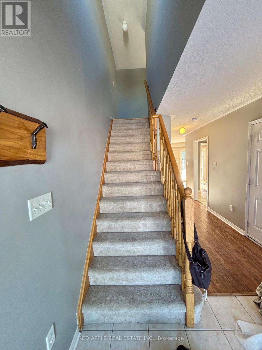 71 Hammill Heights, East Gwillimbury (Mt Albert), Ontario  L0G 1M0 - Photo 2 - N12747504