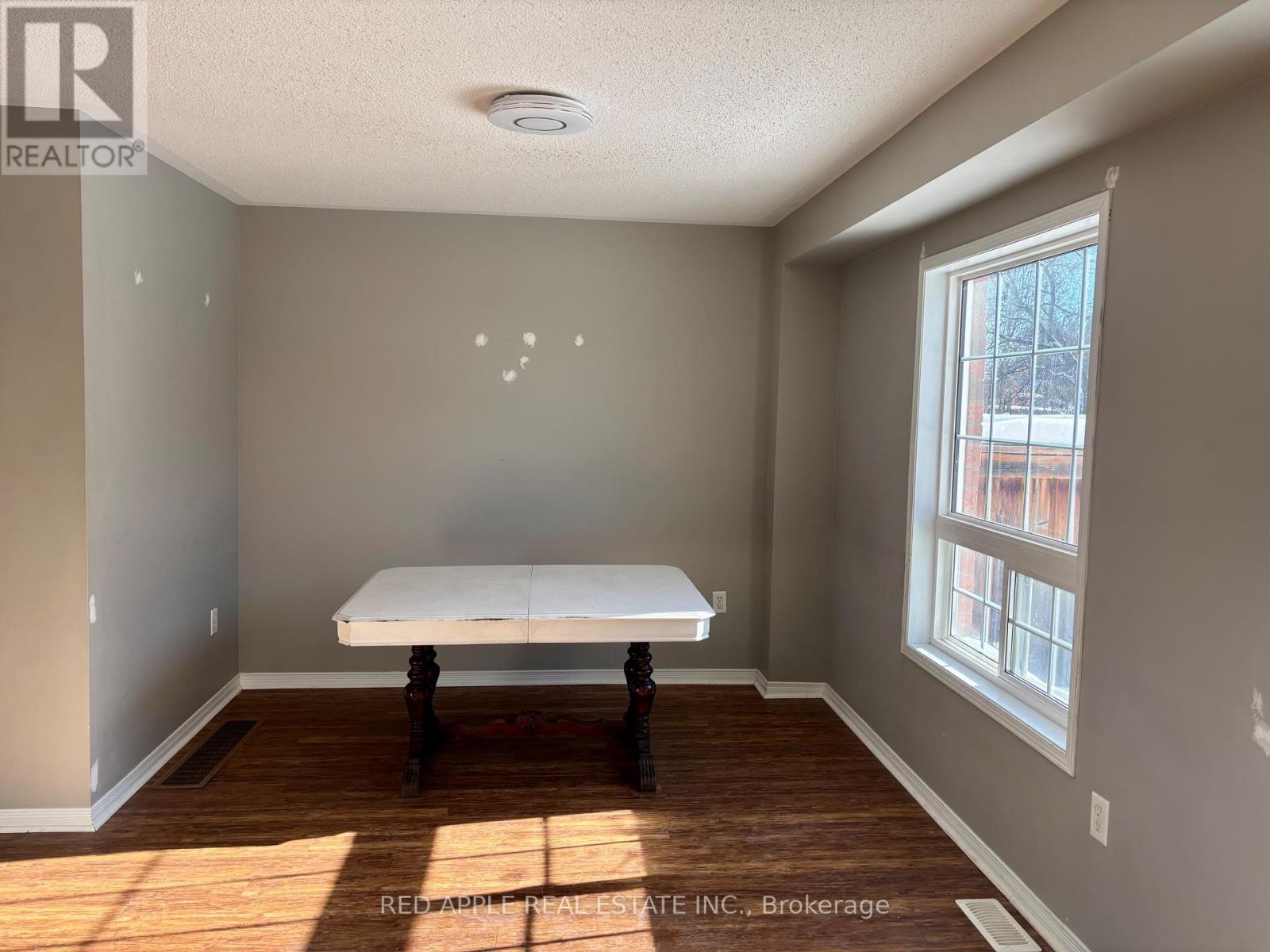 71 Hammill Heights, East Gwillimbury (Mt Albert), Ontario  L0G 1M0 - Photo 7 - N12747504