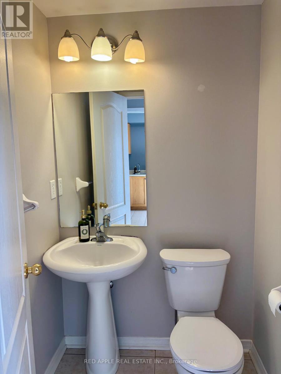 71 Hammill Heights, East Gwillimbury (Mt Albert), Ontario  L0G 1M0 - Photo 8 - N12747504