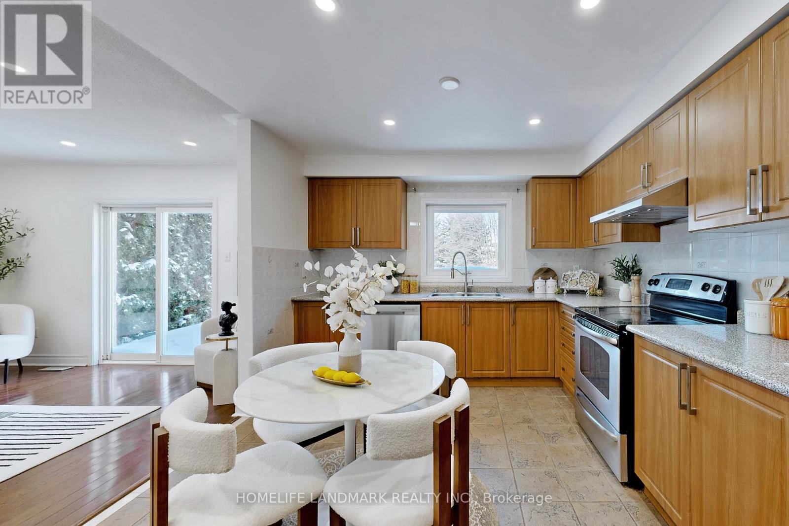 169 Trailhead Avenue, Newmarket, Ontario  L3X 2Z9 - Photo 10 - N12747510