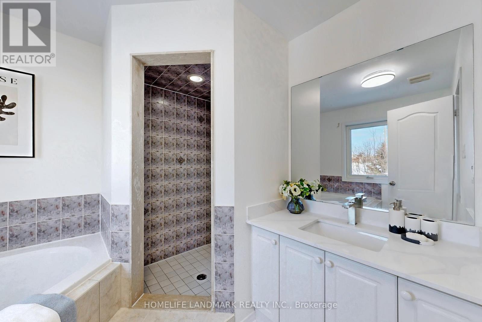 169 Trailhead Avenue, Newmarket, Ontario  L3X 2Z9 - Photo 23 - N12747510