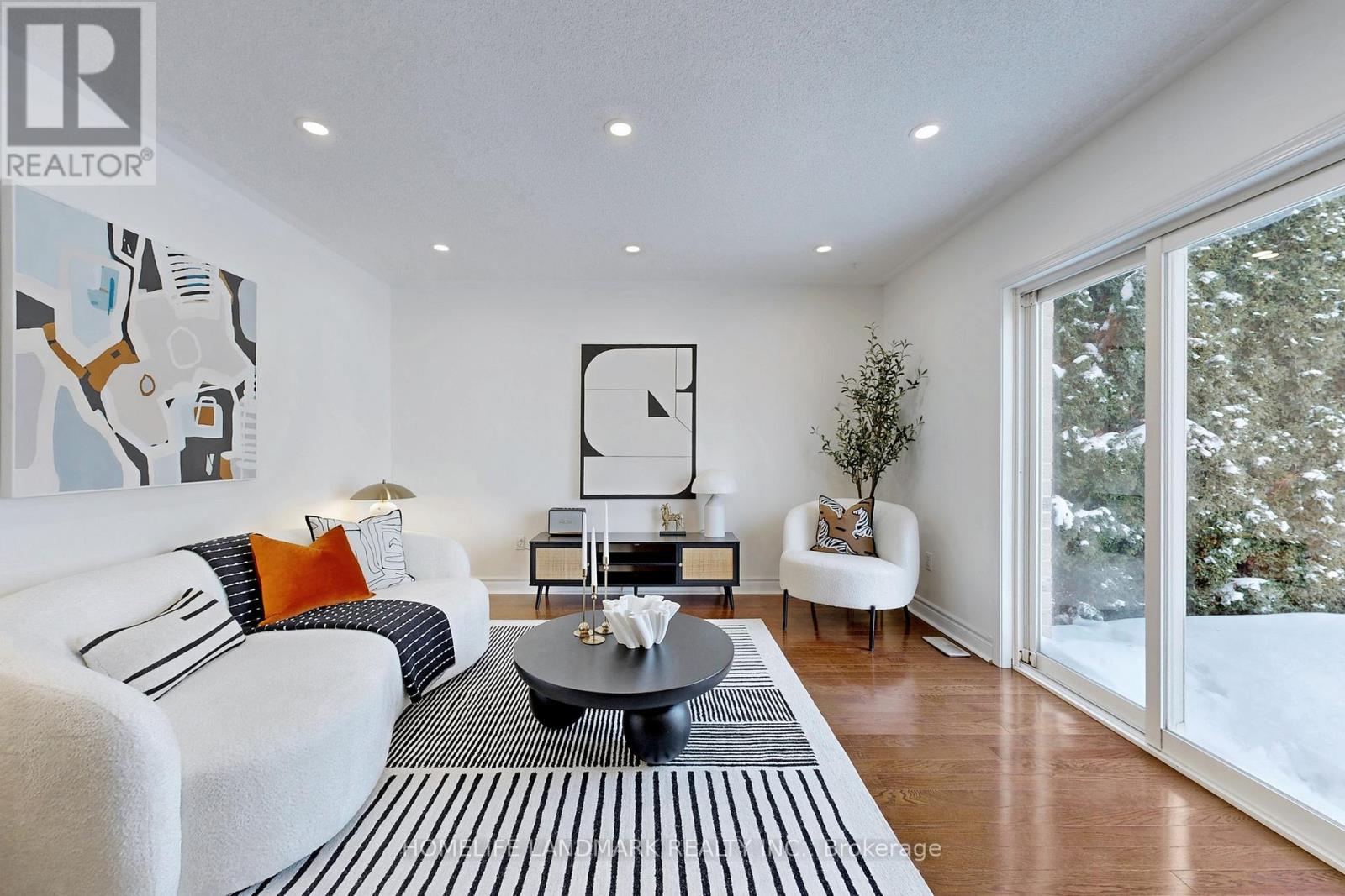 169 Trailhead Avenue, Newmarket, Ontario  L3X 2Z9 - Photo 3 - N12747510