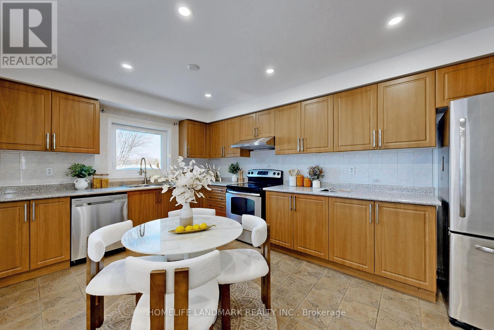 169 Trailhead Avenue, Newmarket, Ontario  L3X 2Z9 - Photo 8 - N12747510