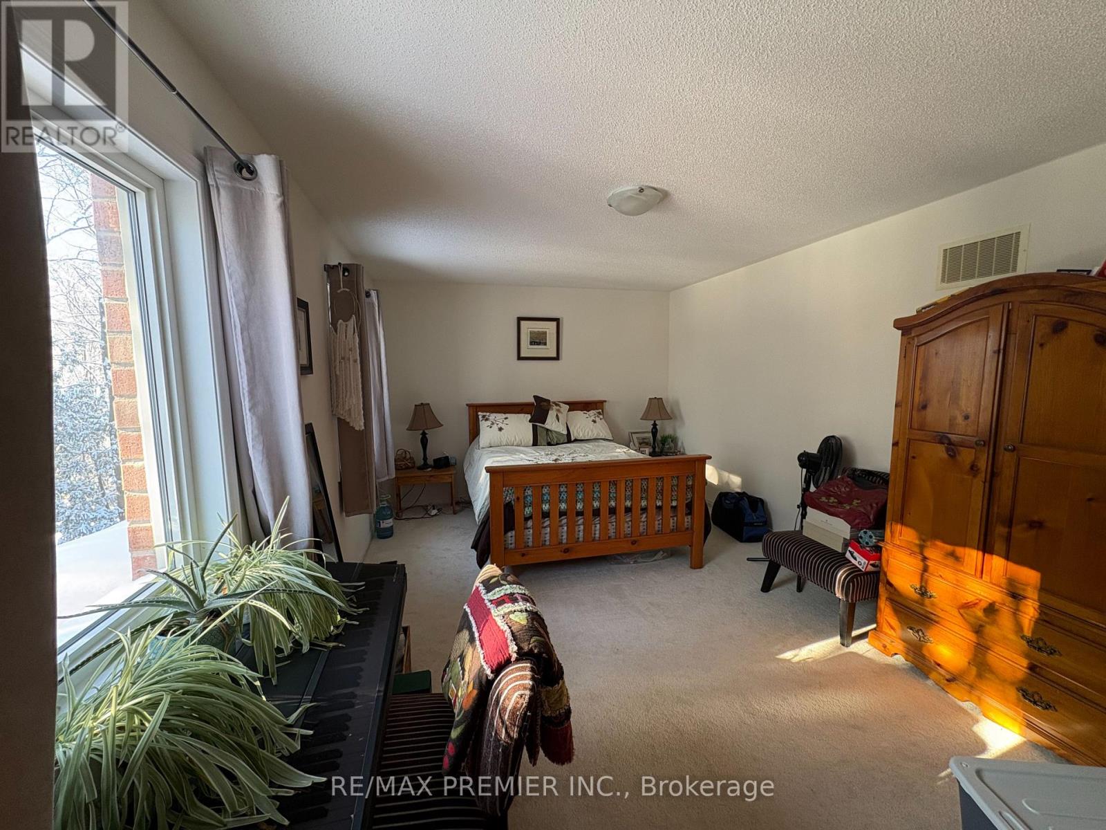 1001 Abram Court, Innisfil, Ontario  L9S 0K3 - Photo 7 - N12747524