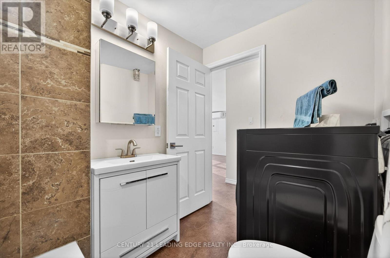 2073 Kate Avenue, Innisfil, Ontario  L9S 1Y3 - Photo 34 - N12747556