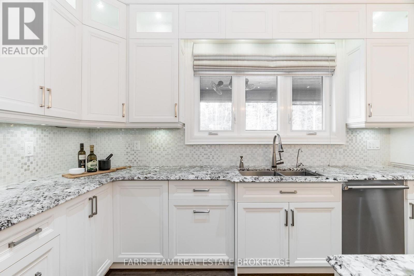 158 Dale Crescent, Bradford West Gwillimbury, Ontario  L0L 1L0 - Photo 8 - N12747564