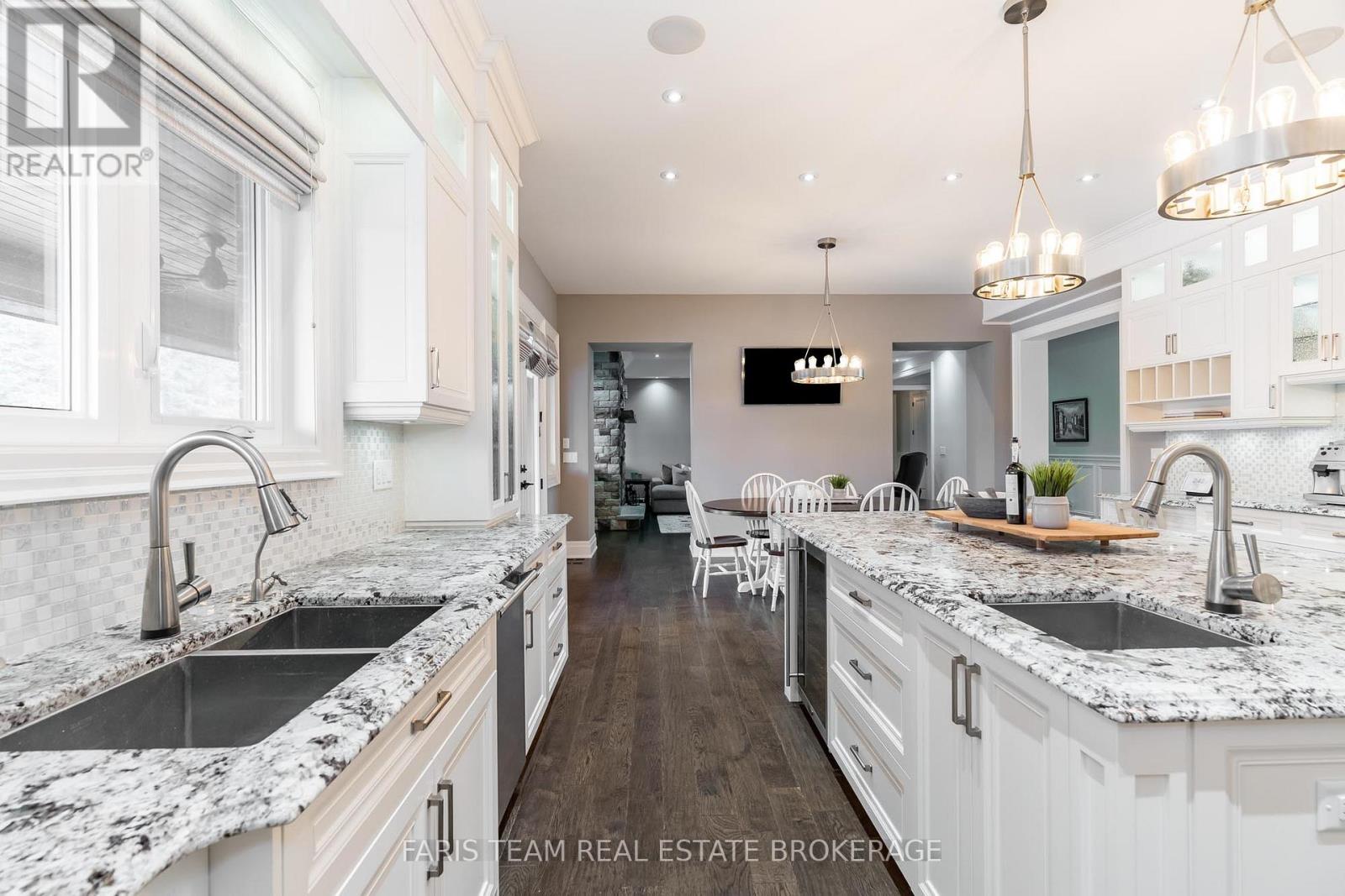 158 Dale Crescent, Bradford West Gwillimbury, Ontario  L0L 1L0 - Photo 9 - N12747564