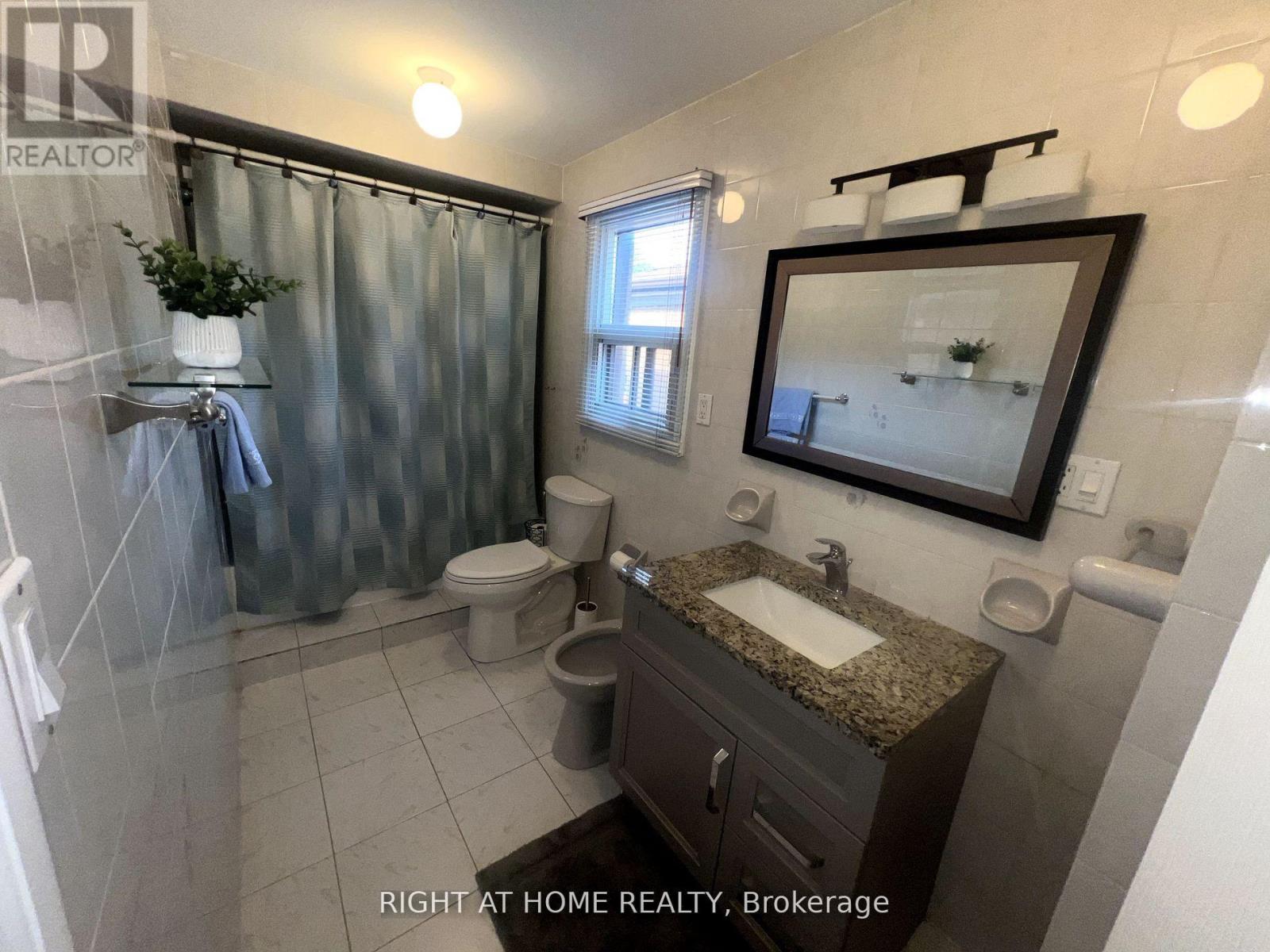 195 Rosethorn Avenue, Toronto, Ontario  M6N 3L3 - Photo 12 - W12747512