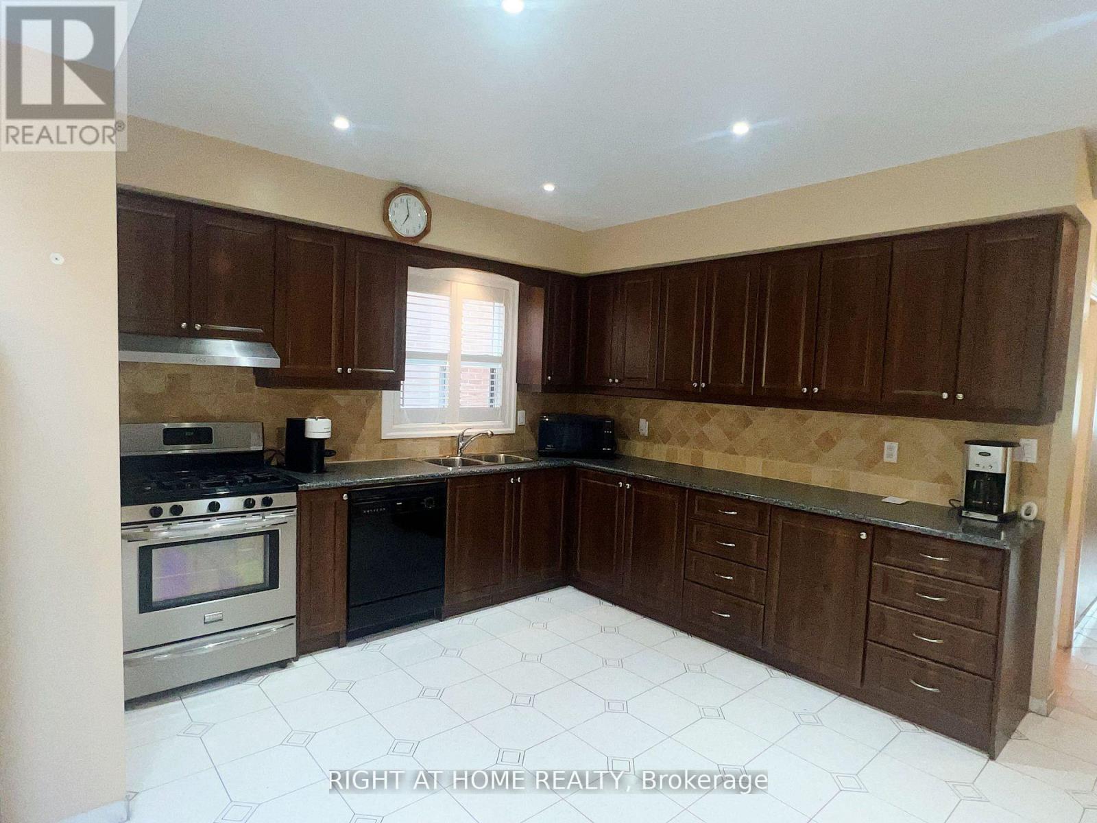 195 Rosethorn Avenue, Toronto, Ontario  M6N 3L3 - Photo 4 - W12747512