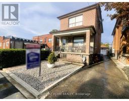 195 ROSETHORN AVENUE, Toronto, Ontario