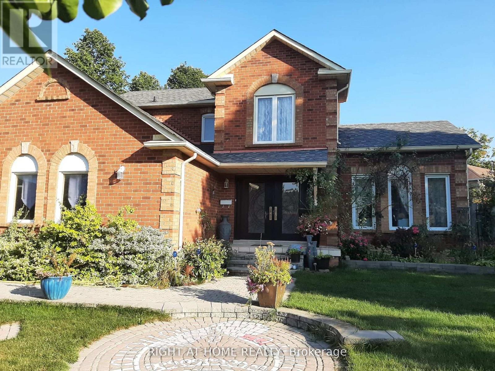 STUDIO 2 - 3222 TRELAWNY CIRCLE, Mississauga, Ontario