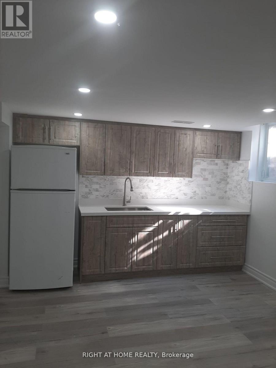 Studio 2 - 3222 Trelawny Circle, Mississauga, Ontario  L5N 5G5 - Photo 5 - W12747540