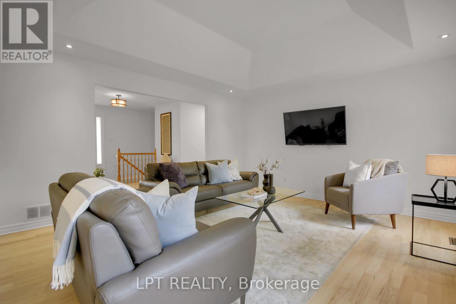 5719 Stuewe Drive, Ottawa, Ontario  K4M 1L2 - Photo 15 - X12506518