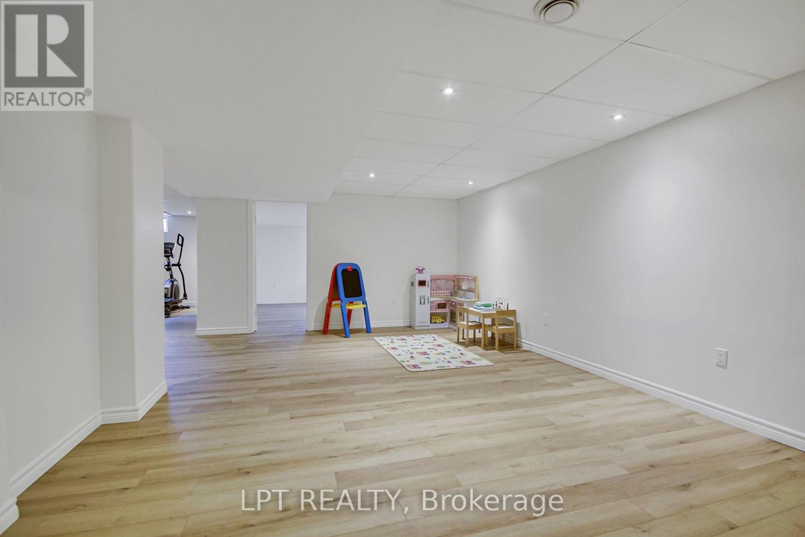 5719 Stuewe Drive, Ottawa, Ontario  K4M 1L2 - Photo 34 - X12506518