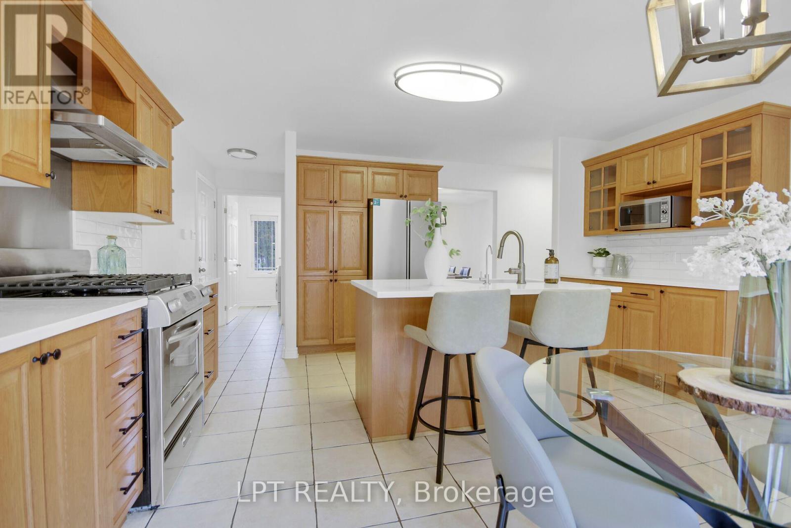 5719 Stuewe Drive, Ottawa, Ontario  K4M 1L2 - Photo 7 - X12506518