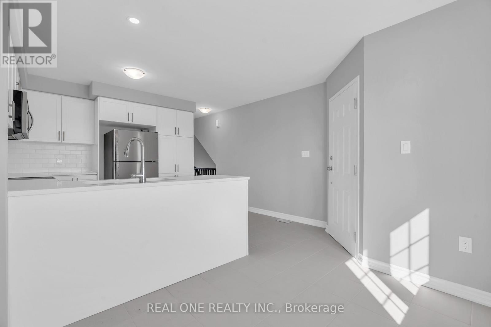 31b - 85 Mullin Drive, Guelph, Ontario  N1E 0R4 - Photo 7 - X12747552