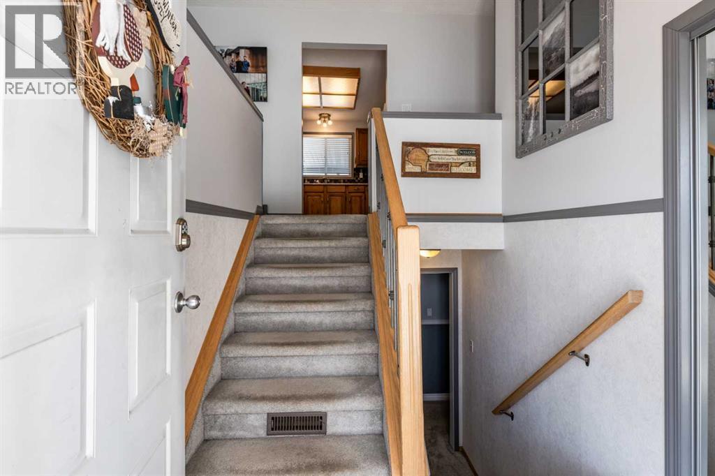 52 Ross Haven Way Se, Medicine Hat, Alberta  T1B 2T8 - Photo 4 - A2281166