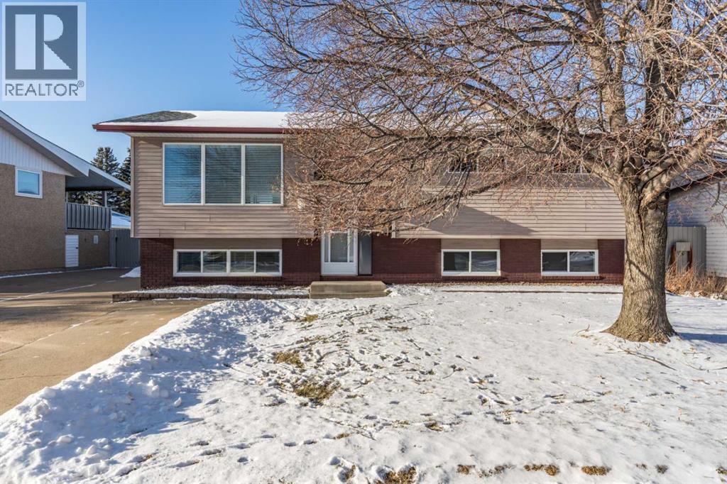 52 Ross Haven Way Se, Medicine Hat, Alberta  T1B 2T8 - Photo 2 - A2281166