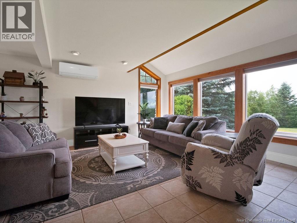 106 Chemin L'acayen, Saint-Louis-De-Kent, New Brunswick  E4X 1V6 - Photo 6 - NB132955