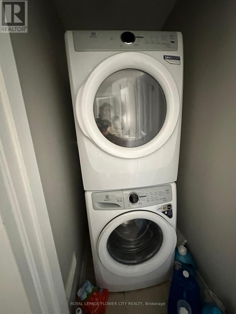 38 Walbrook Road, Brampton, Ontario  L7A 1K4 - Photo 11 - W12744442