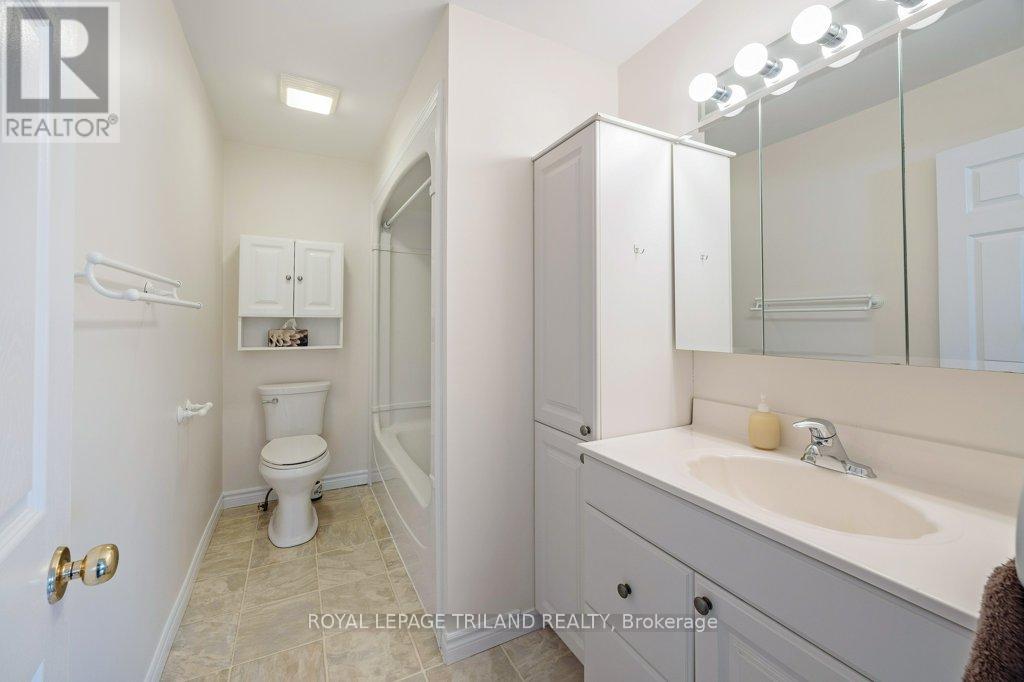 102 Alma Street, St. Thomas, Ontario  N5P 3B1 - Photo 16 - X12747600