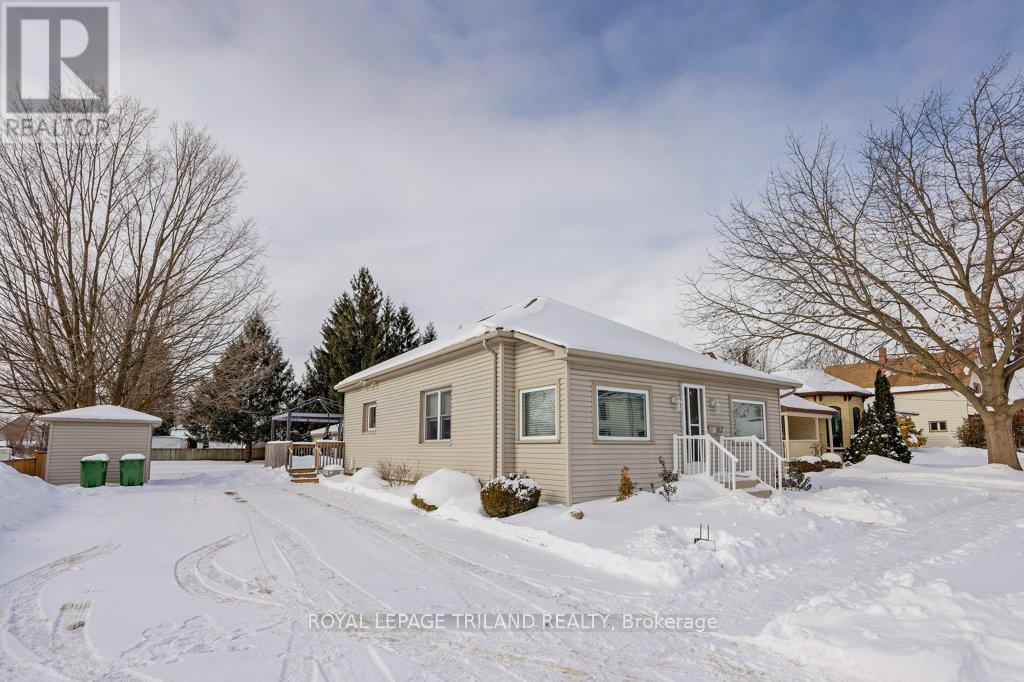 102 Alma Street, St. Thomas, Ontario  N5P 3B1 - Photo 2 - X12747600