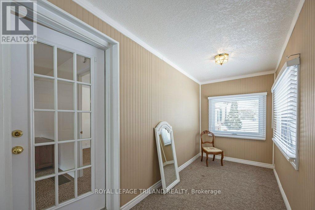 102 Alma Street, St. Thomas, Ontario  N5P 3B1 - Photo 4 - X12747600