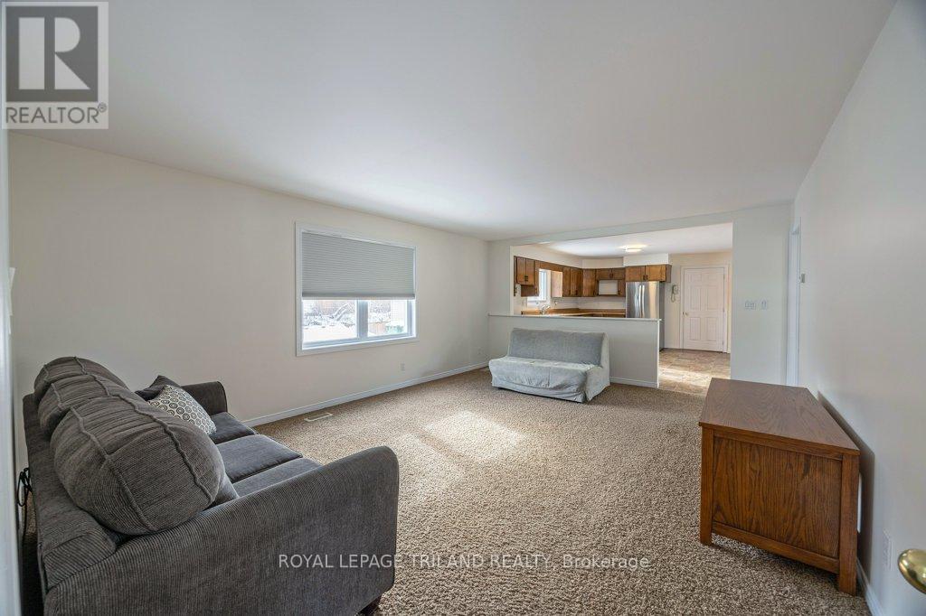 102 Alma Street, St. Thomas, Ontario  N5P 3B1 - Photo 7 - X12747600