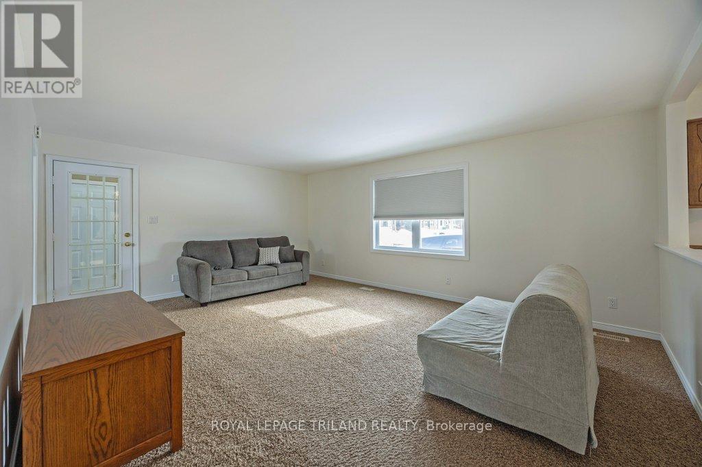 102 Alma Street, St. Thomas, Ontario  N5P 3B1 - Photo 8 - X12747600