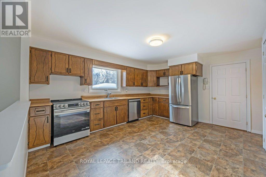 102 Alma Street, St. Thomas, Ontario  N5P 3B1 - Photo 9 - X12747600