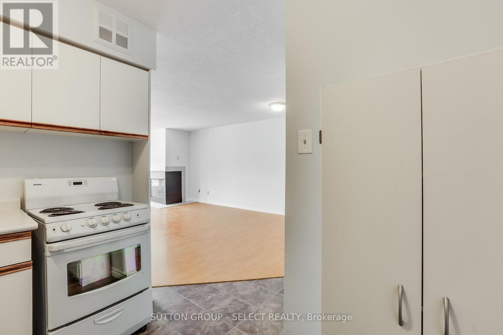 315 - 15 Jacksway Crescent, London North (North G), Ontario  N5X 3T8 - Photo 10 - X12747676