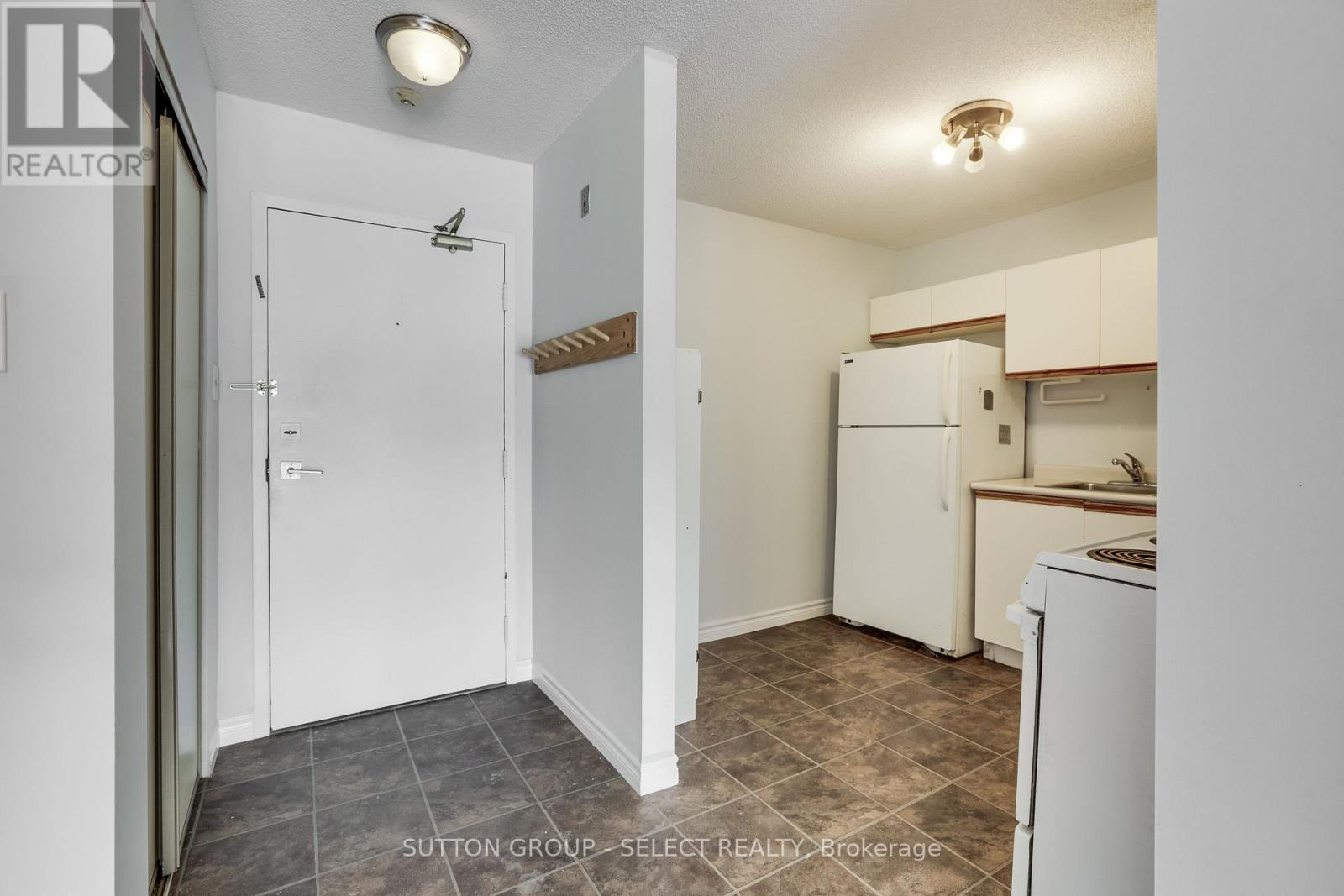 315 - 15 Jacksway Crescent, London North (North G), Ontario  N5X 3T8 - Photo 4 - X12747676