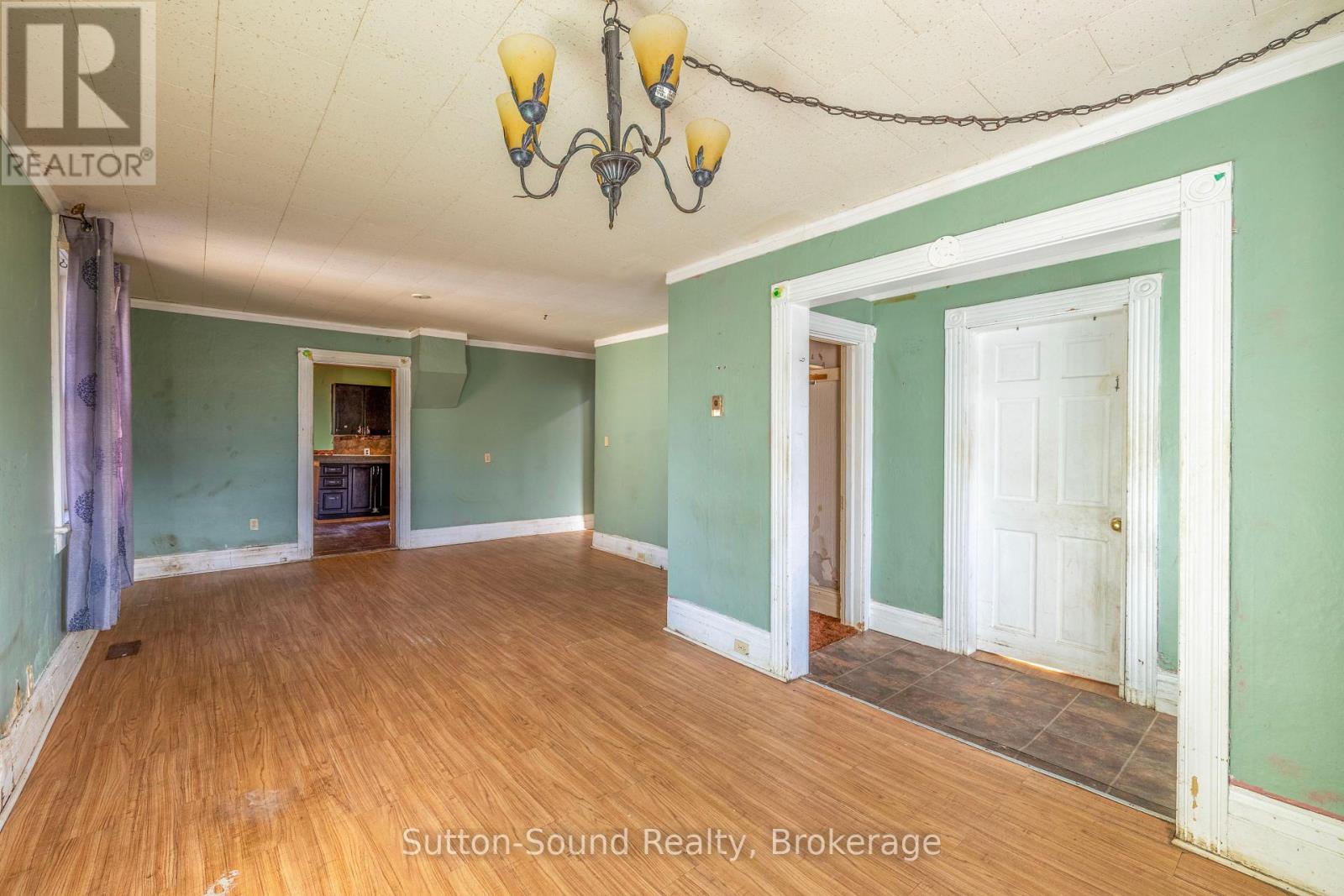 360 16th Street W, Owen Sound, Ontario  N4K 4A3 - Photo 3 - X12747644