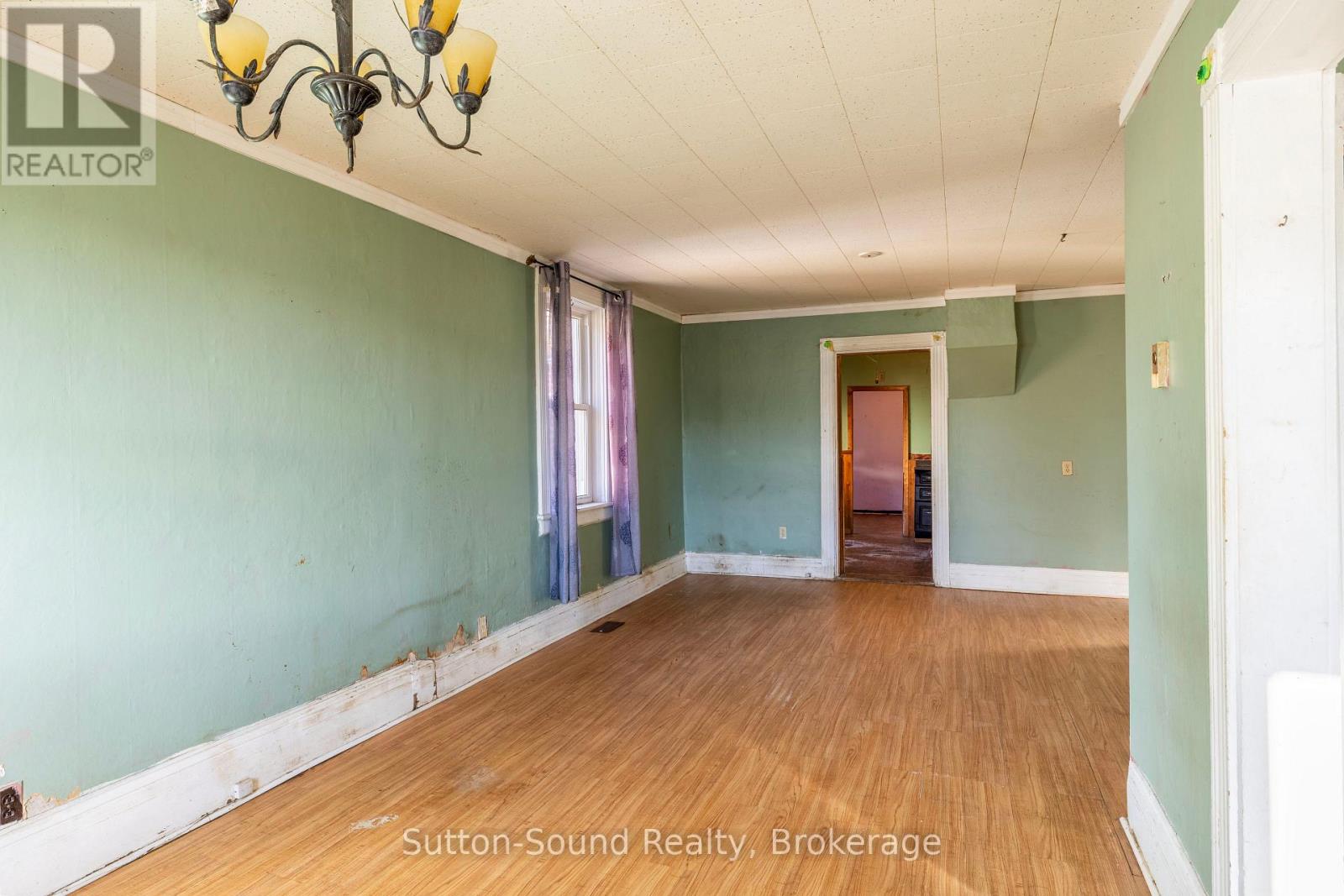 360 16th Street W, Owen Sound, Ontario  N4K 4A3 - Photo 4 - X12747644