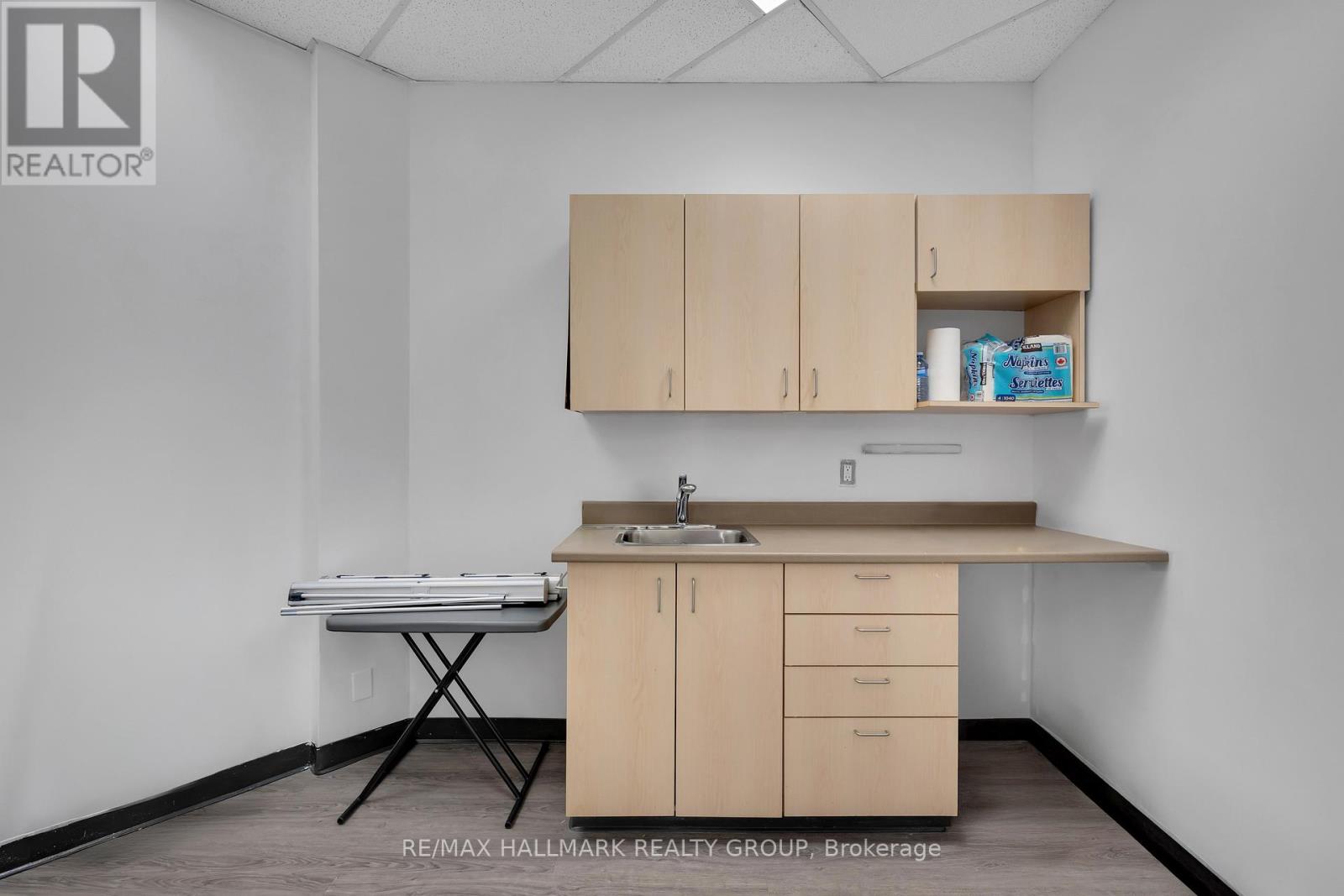 115  (Room 1) - 106 Colonnade Road, Ottawa, Ontario  K2E 7L6 - Photo 33 - X12747604