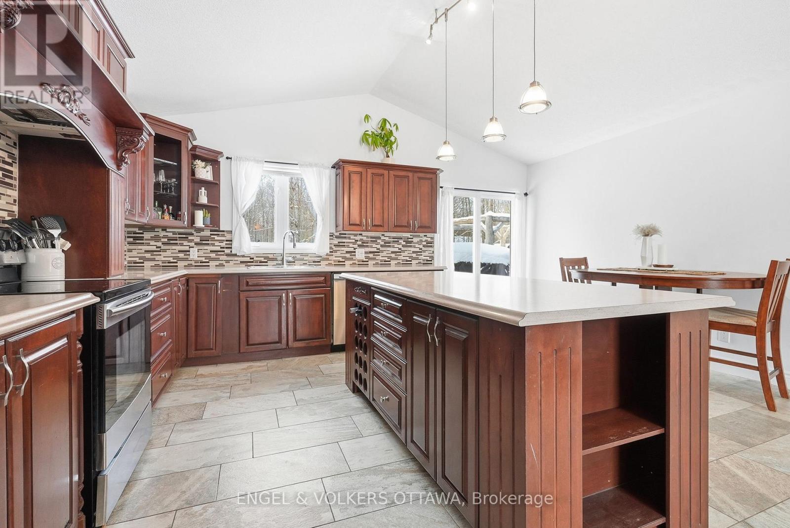 17 Jean-Paul Road, The Nation, Ontario  K0A 1M0 - Photo 11 - X12747632